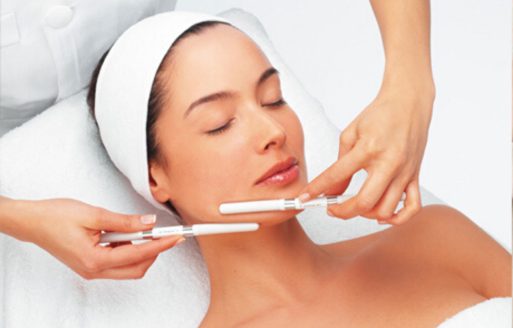 Radiance Redefined: Navigating the World of Beauty Care Management with a Diploma